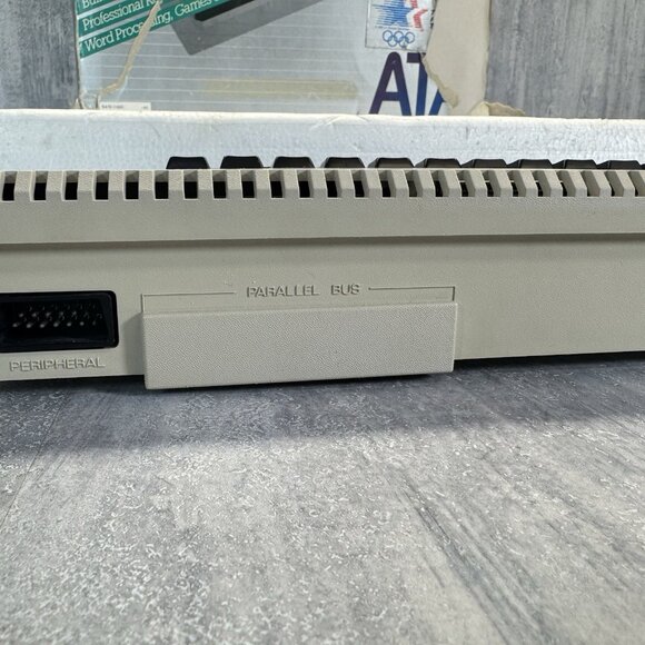 Atari 600XL Home Computer Bundle In Box Fully Tested Working Box Damage - Picture 9 of 16